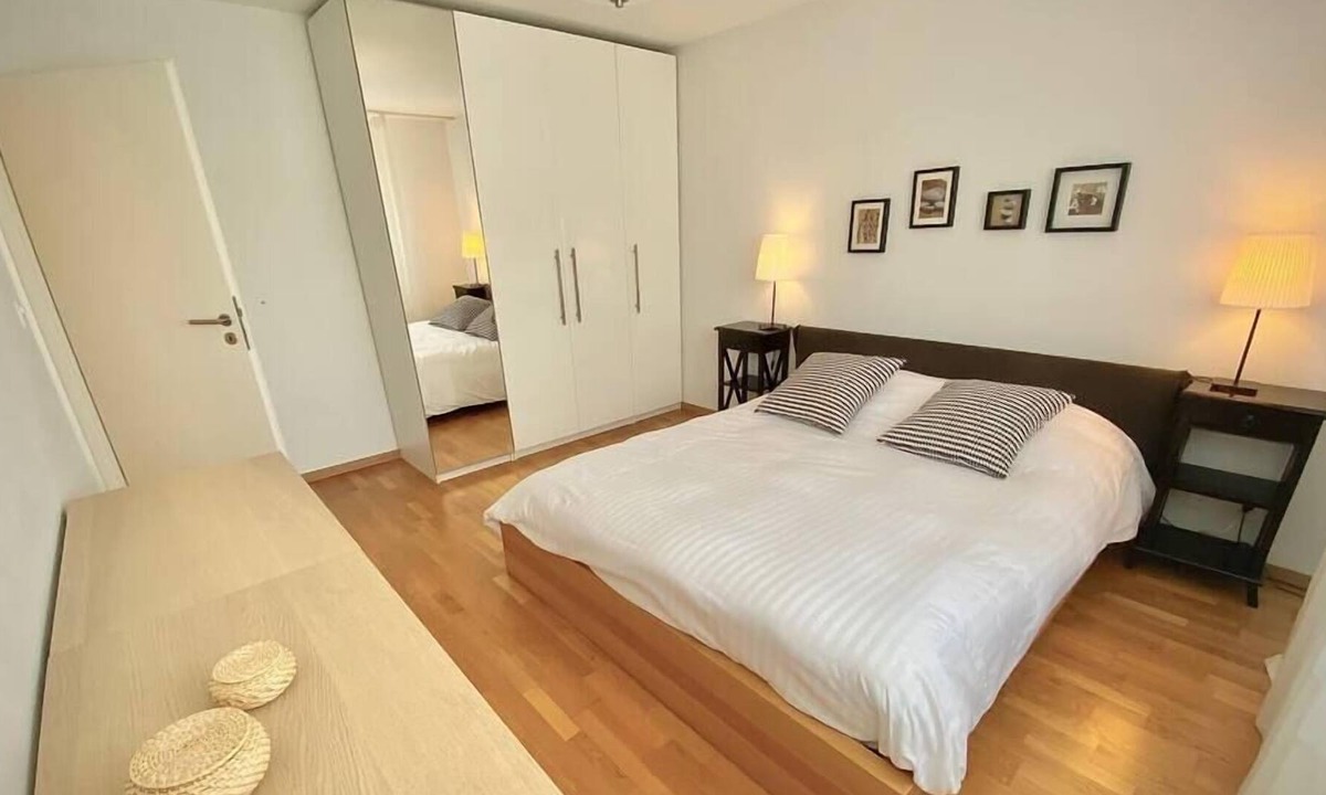 Lausanne Apartment | 184 * Good location, spacious, comfortable and bright. Free parking included !