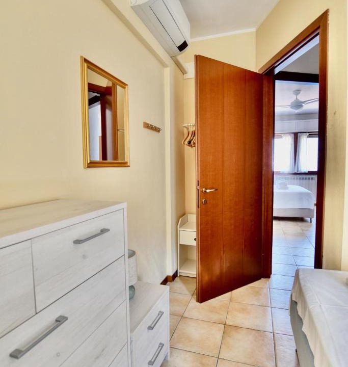 Acquaseria Apartment | 2-Bedroom Airconditioned Lakeview Apartment
