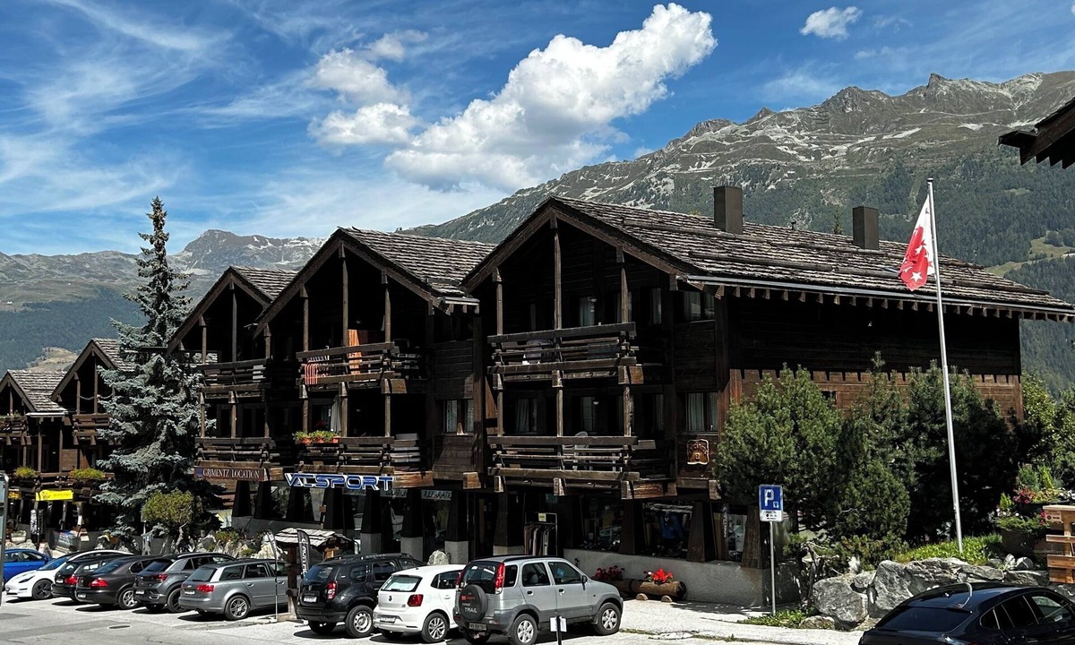Grimentz Apartment | 3-room apartment for 4 persons : Living room - kitchen with dishwasher and filtercoffeemachine- 1 ro