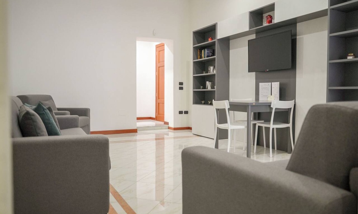 Chiaia Apartment | ☆[5 minutes from all the attractions] Modern and Comfy Flat with self check-in ☆
