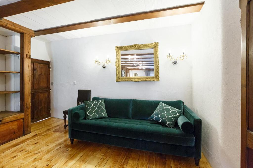 Montreux Apartment | A castle spirit apartment in Château du Châtelard