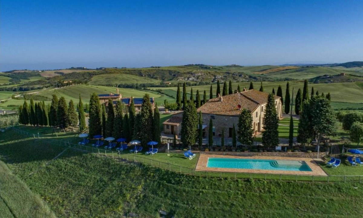 Pienza Apartment | Agriturismo Bonello Flat 1 Bedroom Apartment with Pool, Garden and Wi-Fi
