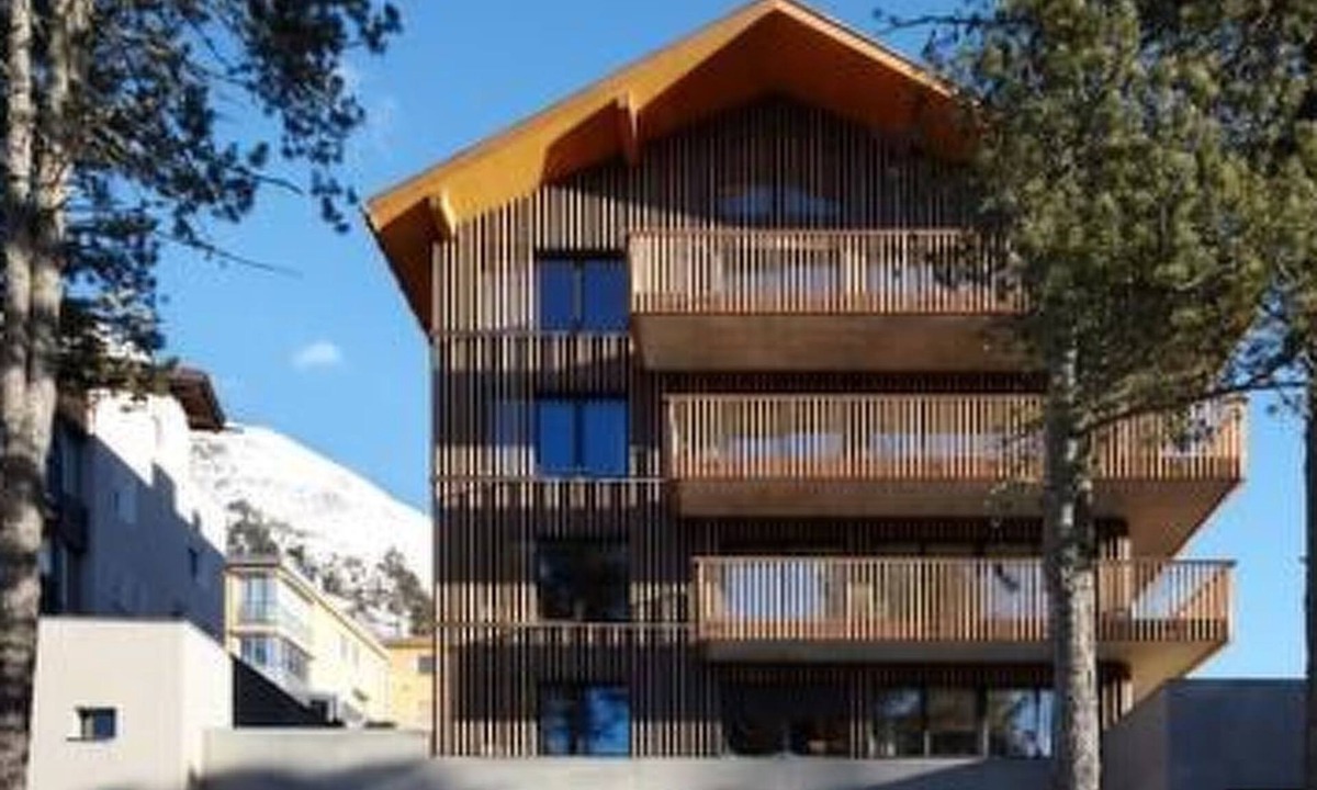 Pontresina Apartment | Alpine Lodge 6-Bett-Wohnung mit Galerie by Interhome