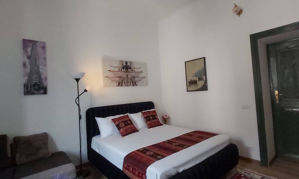 Esquilino Apartment | Amazing 4-bedroom apartment with AC infront of Rome's Cetral station Termini