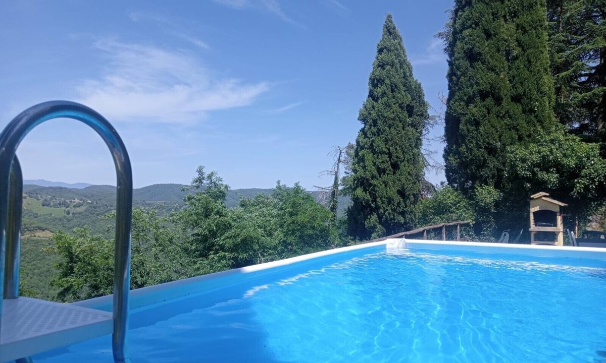 Rosennano Apartment | Apartment Casale Rosennano - Padronale with Shared Garden & Wi-Fi