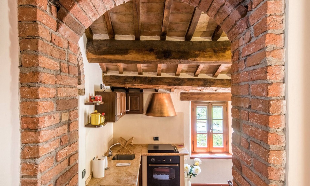 Castiglione d'Orcia Apartment | Apartment "Gemma Bianca-Tavoleto" with Mountain View, Garden and Wi-Fi