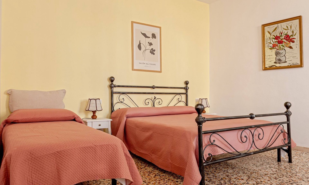 San Francesco Apartment | Apartment 'Gate Centro' with Private Terrace, Wi-Fi and Air Conditioning