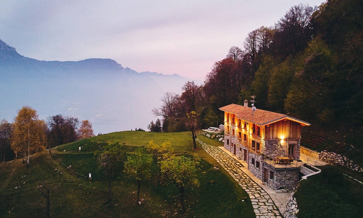 Civenna Apartment | Apartment in Luxury Chalet “Baita Treeb Breva” with Lake View & Wi-Fi - Civenna (Bellagio)
