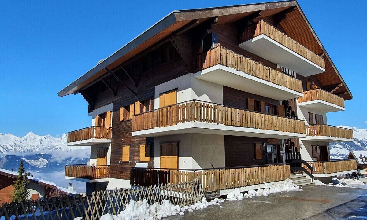 Nendaz Apartment | Apartment in Veysonnaz with Stunning Views