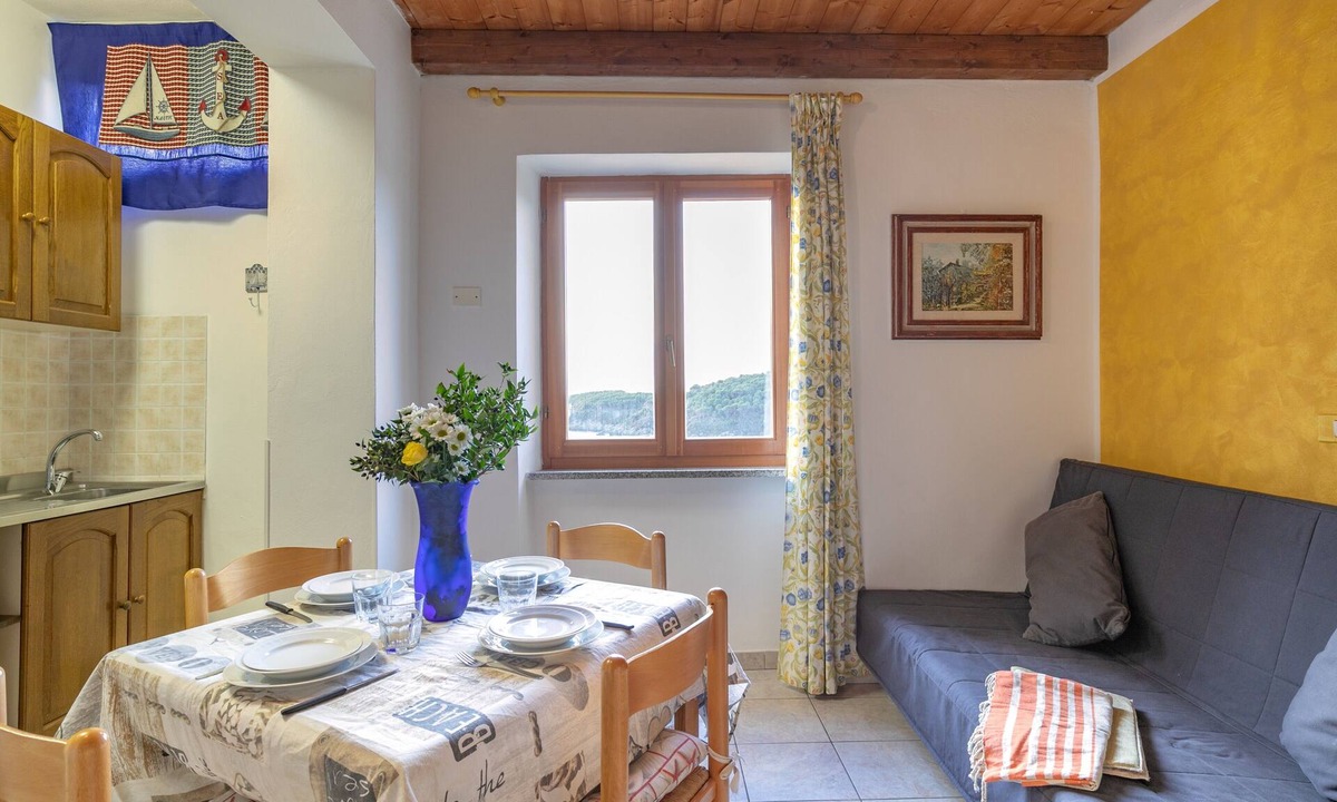 Campo nell'Elba Apartment | Apartment "Simona Vista Mare" near the Beach with Terrace, Air Conditioning and Wi-Fi