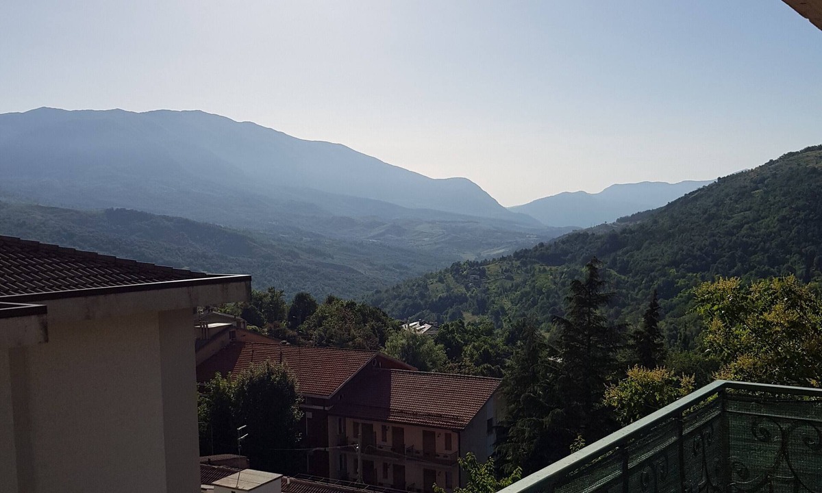 Caramanico Terme Apartment | APARTMENT WITH A VIEW OF THE ORFENTO VALLEY