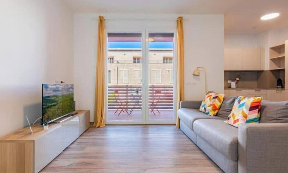Pisa Apartment | Apartment with Balcony - 900 m from Tower, Private Park & Modern Comfort
