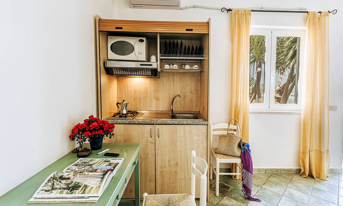 Casamicciola Terme Apartment | Apartments in the green with swimming pool