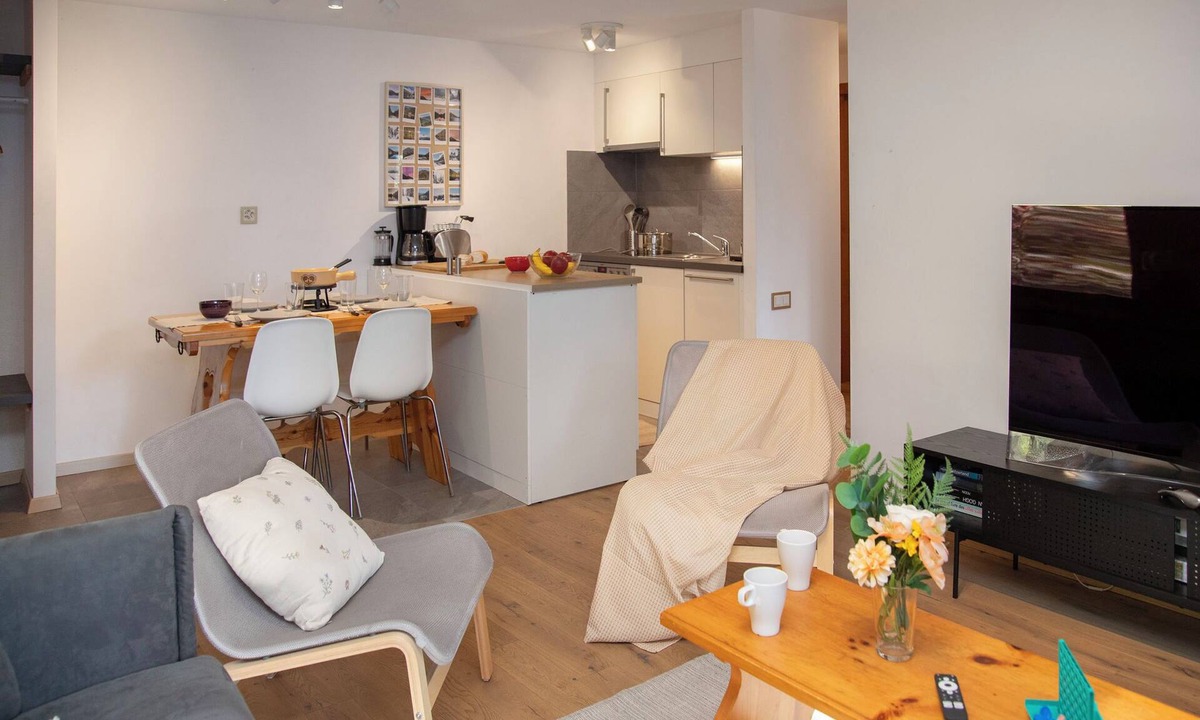 Champex-Lac Apartment | Arolla R01 by Interhome