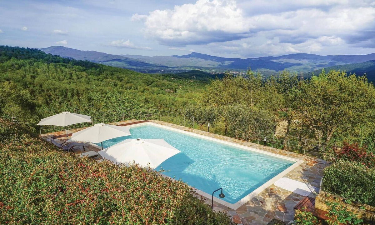 Porrena House | Awesome home in Poppi with private swimming pool, can be inside or outside