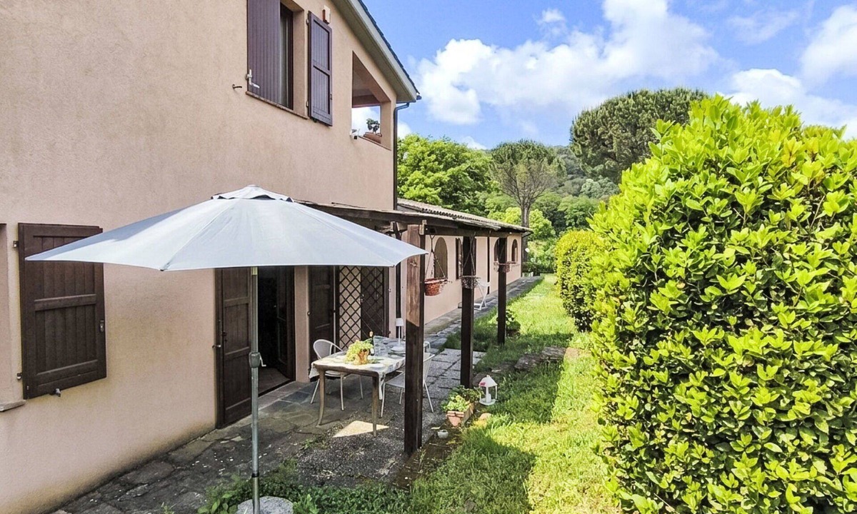 Montorsaio Apartment | Beautiful apartment for 2 guests with pool, WIFI, TV, patio and panoramic view
