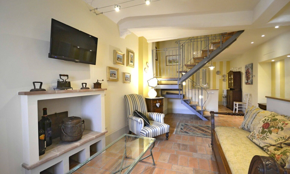 Cortona Old Town Apartment | Beautiful apartment for 4 people with WIFI, A/C and TV