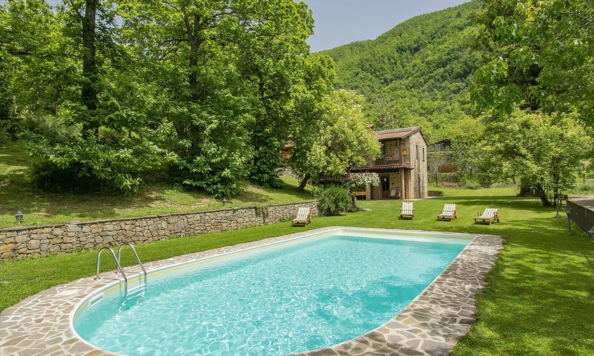 San Romano in Garfagnana Villa | Beautiful private villa for 10 guests with private pool, WIFI, TV and terrace