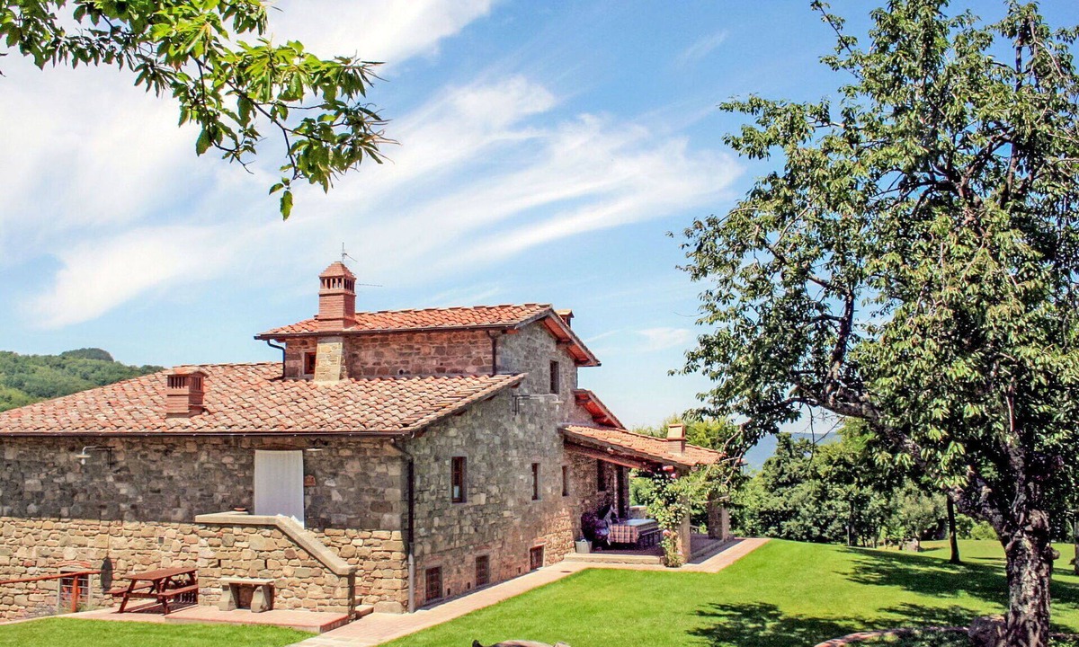 Torsoli House | Beautiful villa for 12 people with private pool, WIFI, TV, balcony, pets allowed and panoramic .