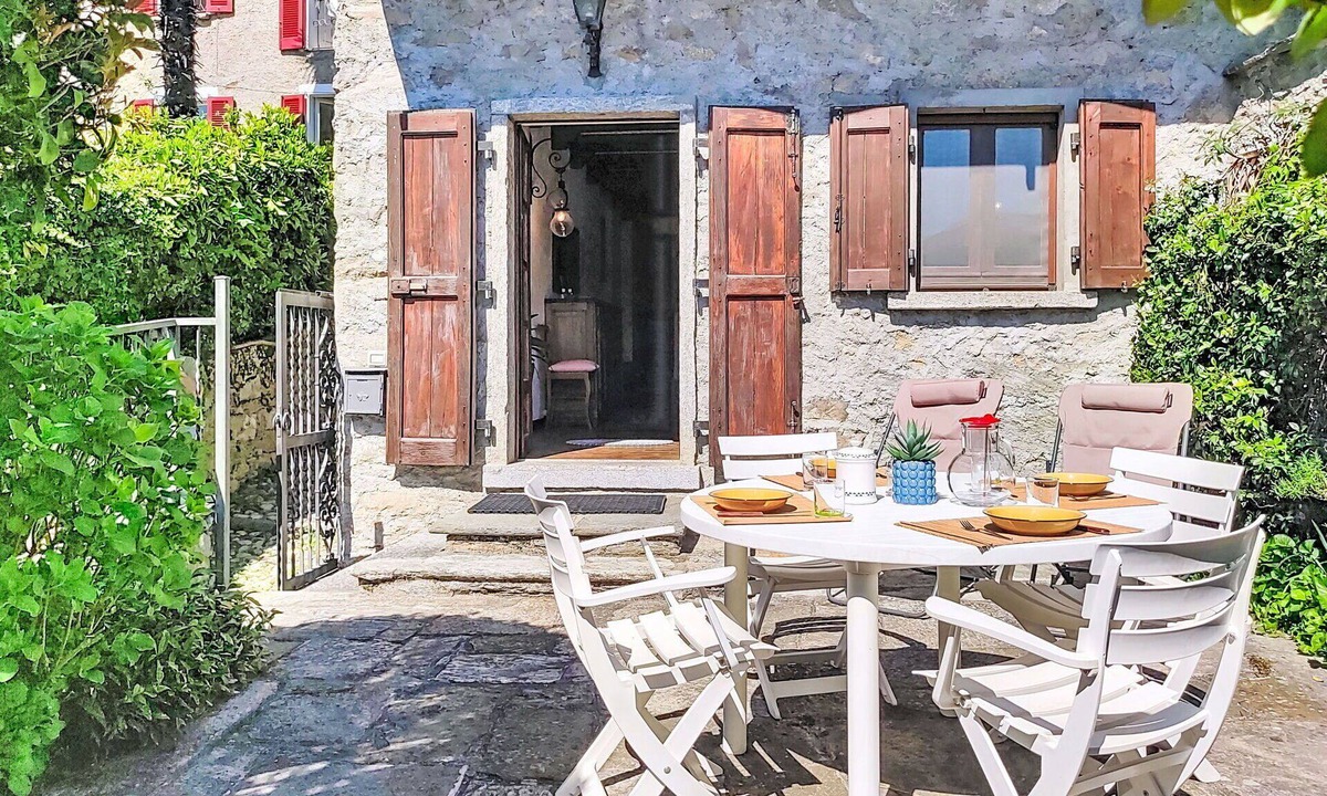 Naggio House | Beautiful villa for 4 guests with WIFI, patio and pets allowed