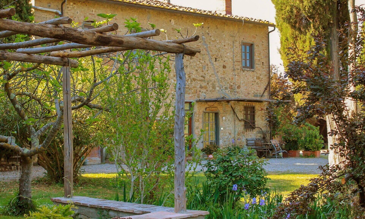 Scandicci Villa | Beautiful villa for 4 guests with WIFI, pool, TV, patio and panoramic view, close to Florence