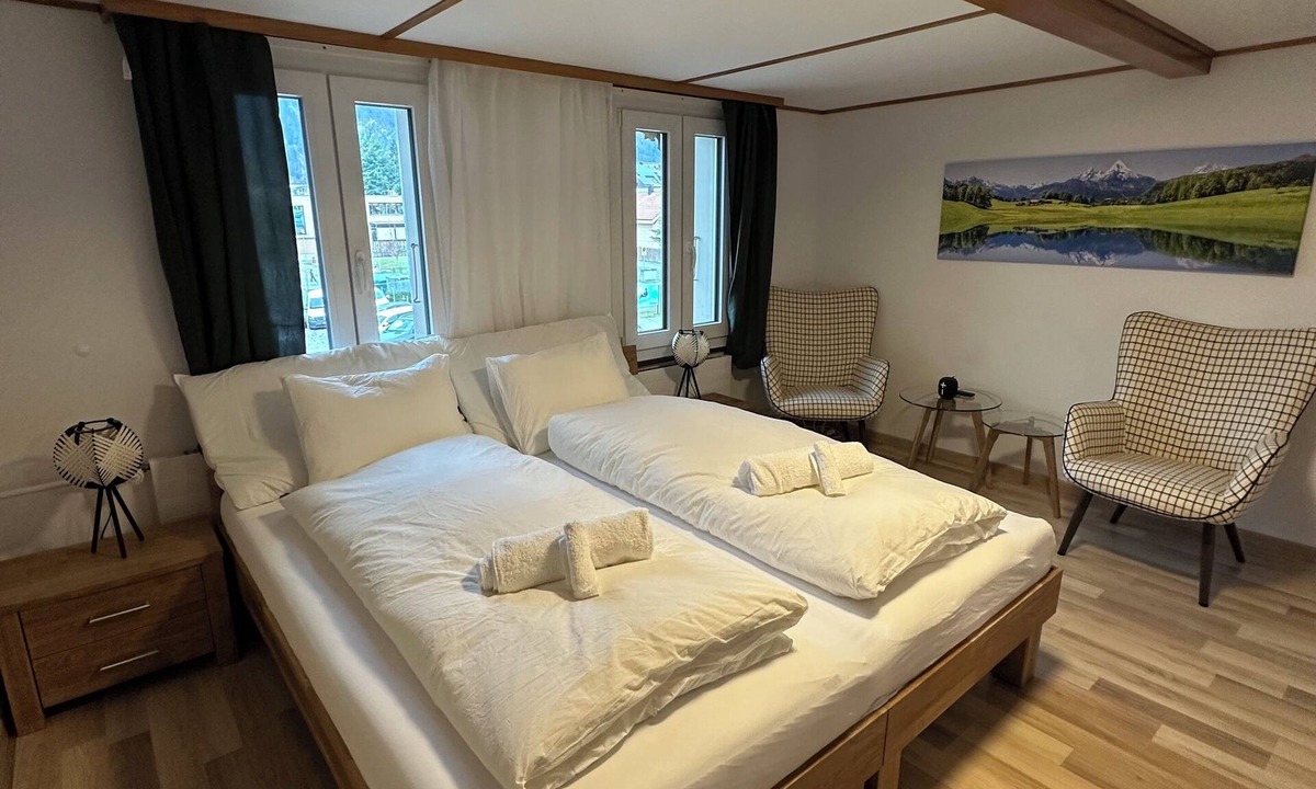 Central Interlaken Apartment | Bebbis Alpine Stay - Hot Tub