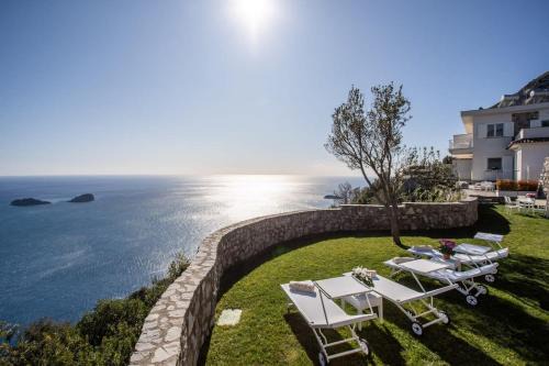 Colli di Fontanelle Villa | Belvedere delle Sirene - Villa Deluxe with Sea view and Concierge - Feeling Italy