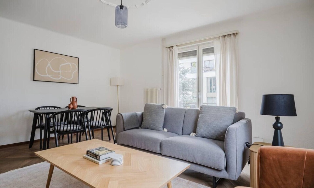 Wipkingen House | Bright 2-BR in Wipkingen — balcony, garden & tram nearby