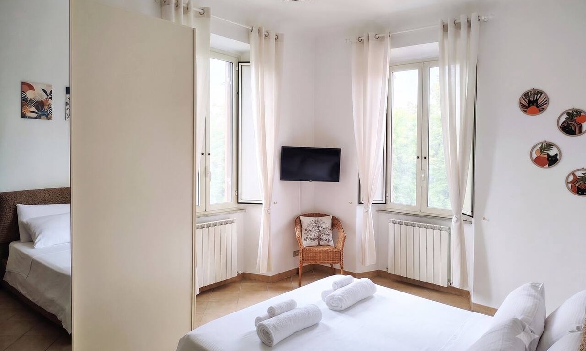 Sulmona Apartment | Bright apartment near downtown: Free parking & breakfast included!