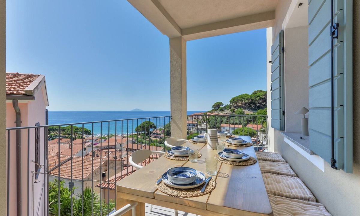 Seccheto Apartment | Casa Azzurrina Mare Apartment with Sea View, Wi-Fi, and Air Conditioning