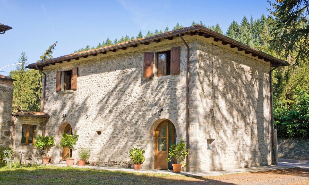 Pratovecchio House | CASETTA green park, equipped, near center village OPTIONAL HOT TUB exclusive use