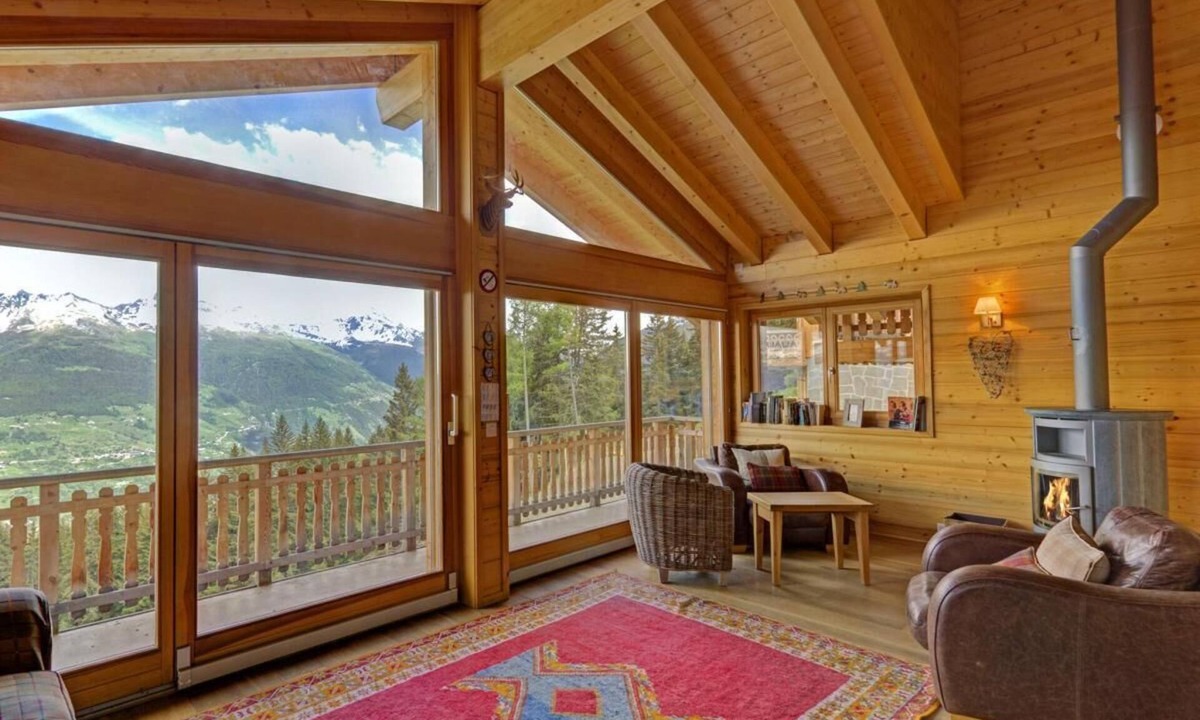 Vex Ski Chalet | Chalet, 300m from resort center, sauna, terrace, balcony, fireplace or stove, parking, tv