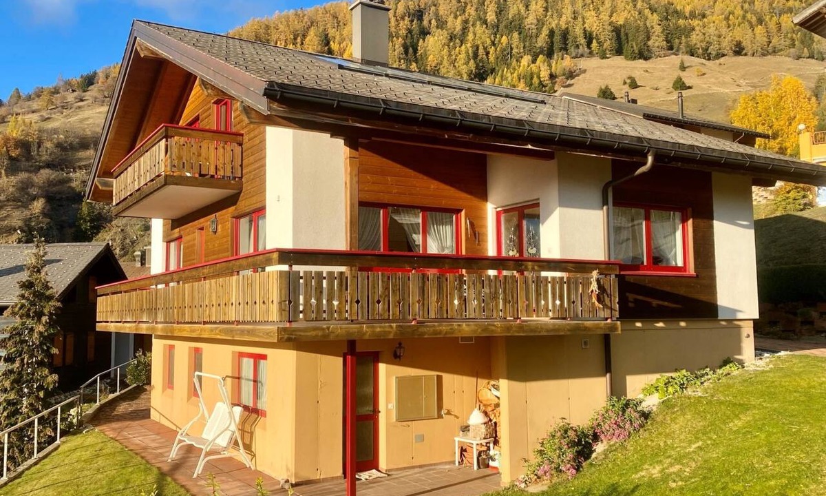Albinen Apartment | Chalet Kristall # 6-bed apartment, Dusche, WC 6-bed apartment, Dusche, WC by Interhome