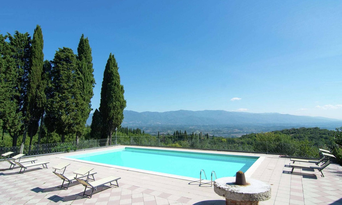 Figline e Incisa Valdarno House | Charming Tuscan Stay with Pool