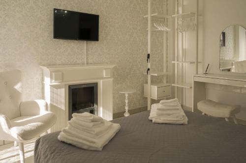 Pontecagnano Faiano Apartment | Charlemagne appartamento 65 m2, 2 camere da letto, 2 bagni, ampio patio, 6 posti letto