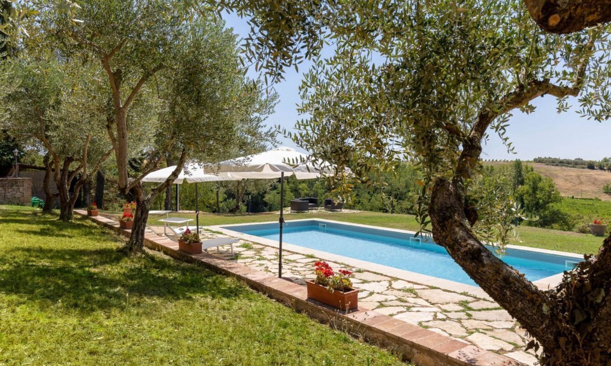 Pianella Apartment | Charming Cottage of 90 sqm, located on the first floor (stairs to access) can accommodate up to 4 people. Typical charming cottage of the Sienese countryside, enjoys a charming seasonal pool overlooking the Chianti Senese. Located in the quiet village of
