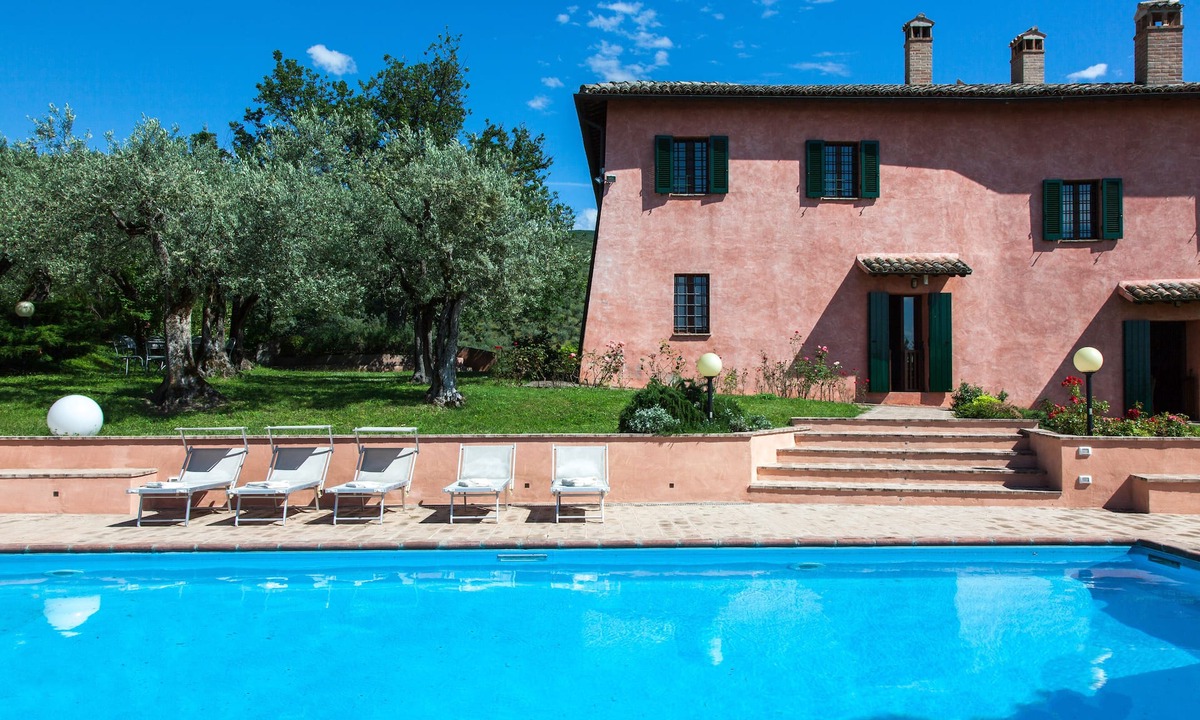 Foligno Villa | Charming spacious villa, ideal for family gatherings. Daily cleanings