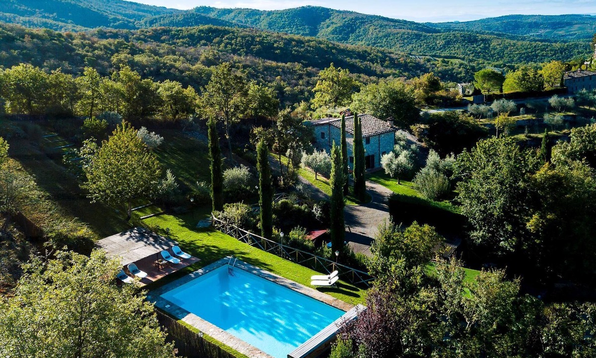 Neri Villa | Chianti Retreat with Heated Pool, Spa and Panoramic Views