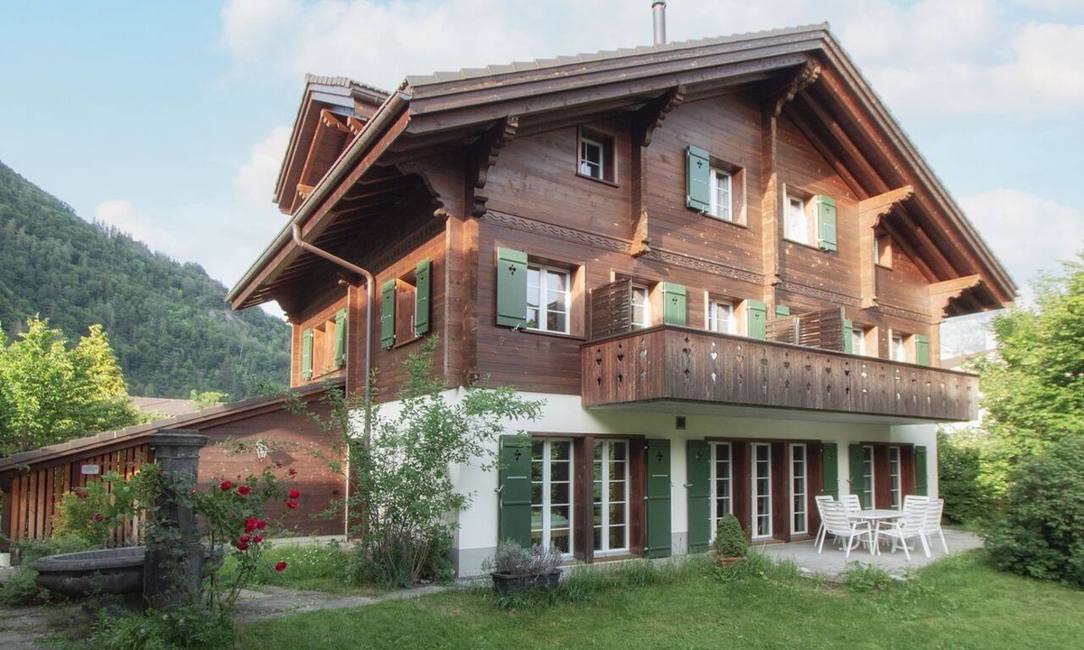 Central Interlaken Apartment | CityChalet Appartement/Fewo Alpenrose* by Interhome