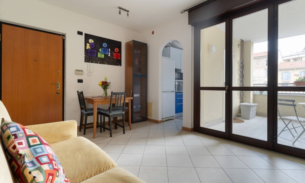 Garegnano Apartment | Comfortable 50m2 flat for 4 people, on the 1st floor with lift.Located in the Certosa area, a neighborhood well connected to the centre, the motorways & the exhibition centres. Nearby is the historic Certosa di Garegnano, famous for its frescoes.On foot
