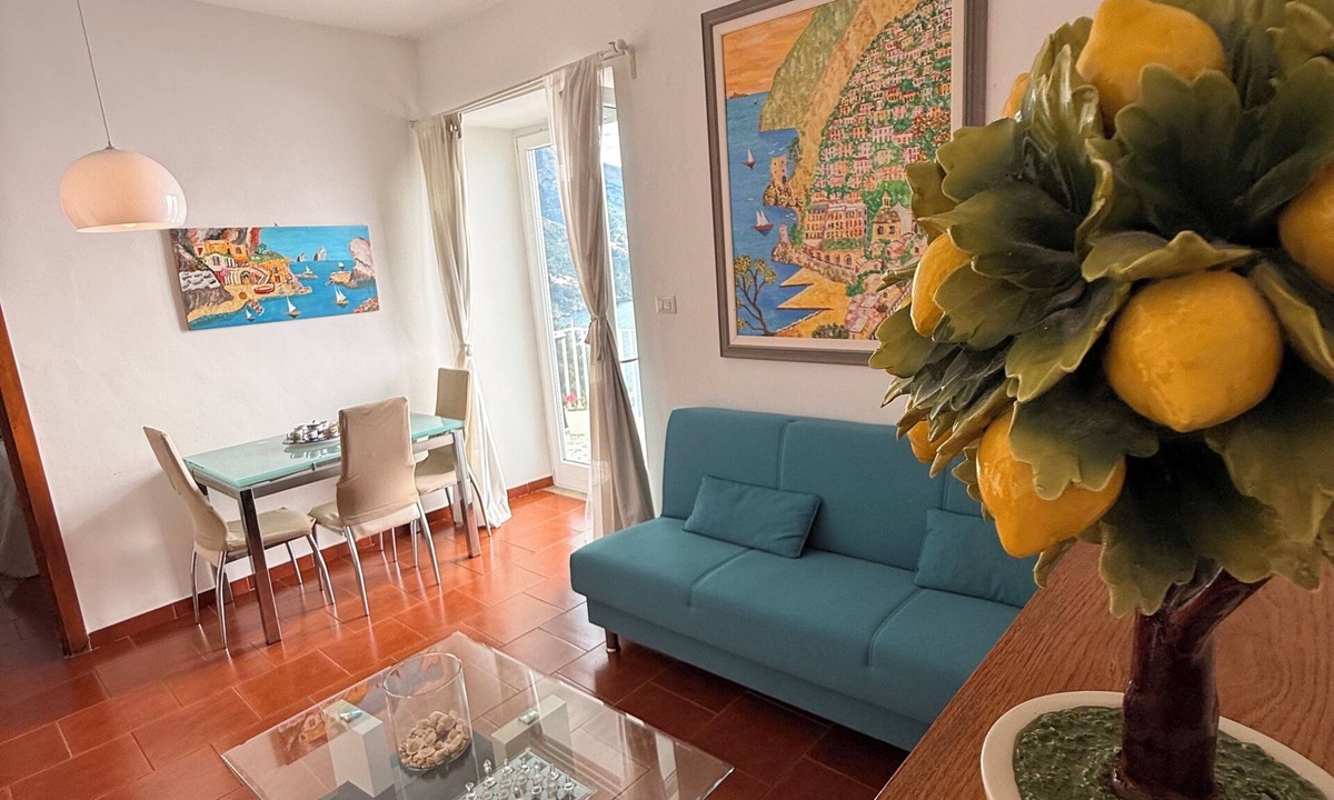 Positano House | Comfortable apartment near the sea and Naples, Positano