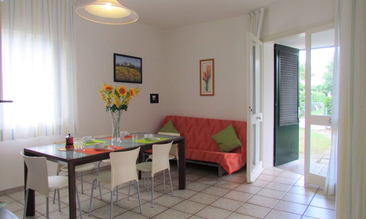Bibione Pineda Villa | Comfy villa with charming garden