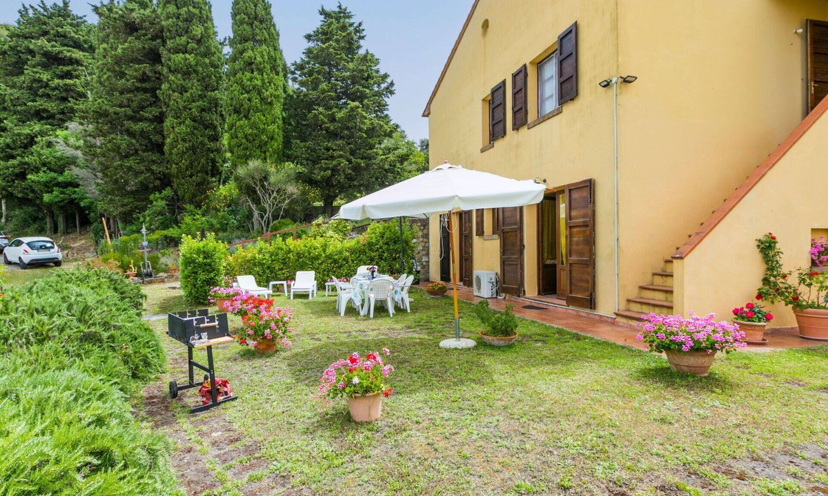 Castellina Marittima Apartment | Cosy apartment for 7 guests with A/C, WIFI, pool, TV, patio, pets allowed and panoramic view