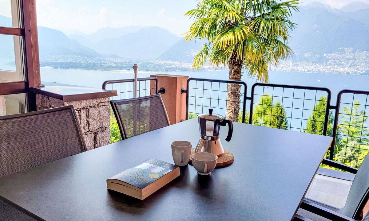 Vira Apartment | Cosy apartment for 5 people with pool, WIFI, TV and patio