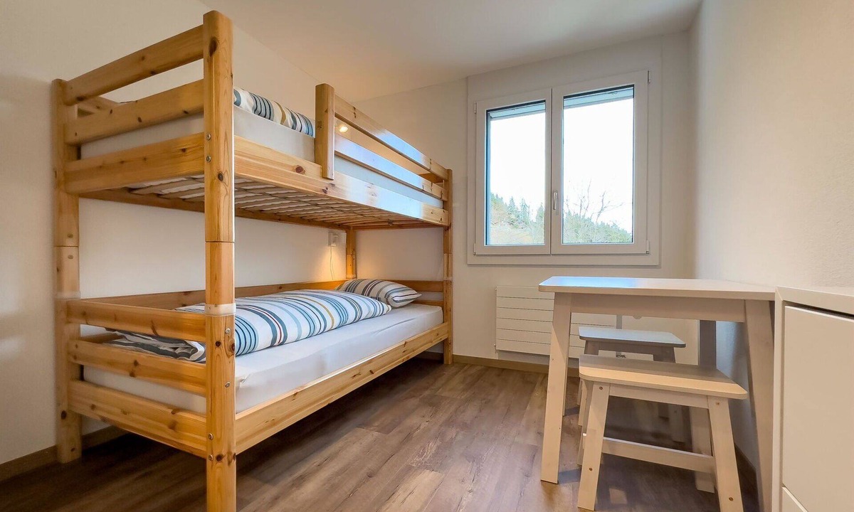 Adelboden Apartment | Cosy apartment for 6 people with WIFI, TV and balcony