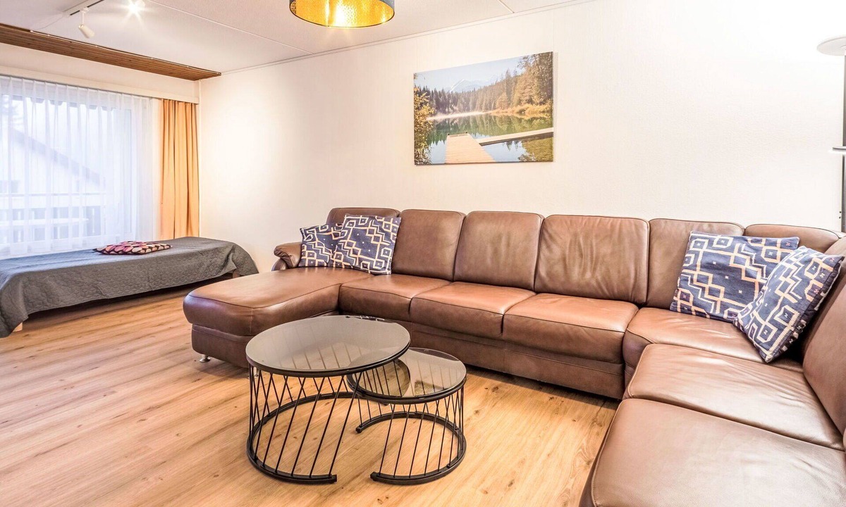 Laax Apartment | Cosy apartment for 7 people with WIFI, TV and balcony