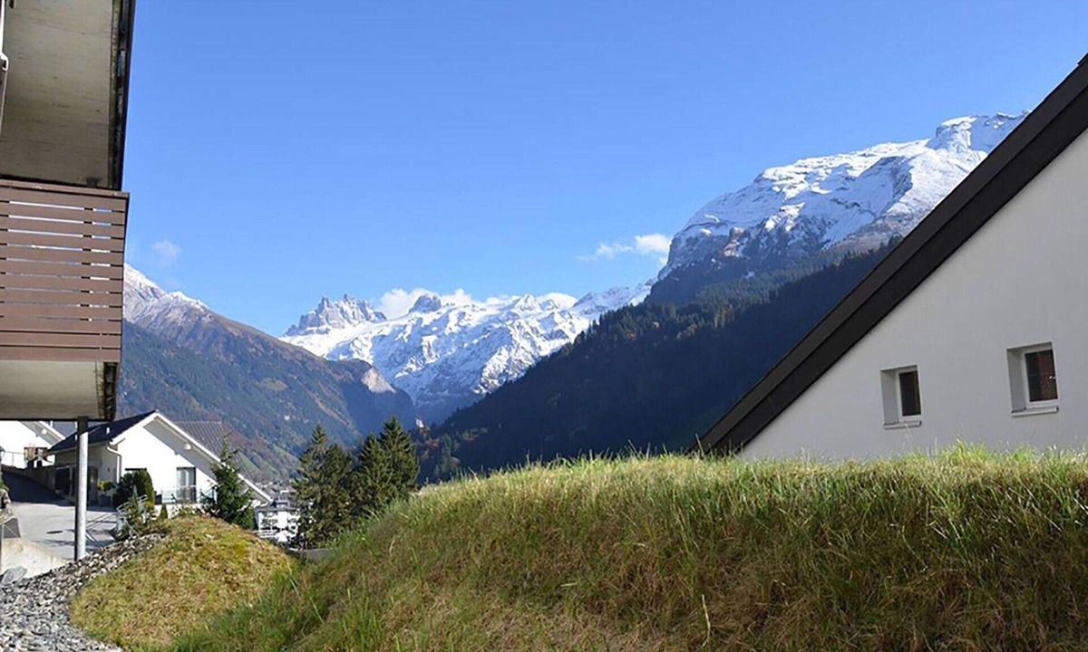 Engelberg Apartment | Cosy apartment for 8 guests with WIFI, TV and balcony