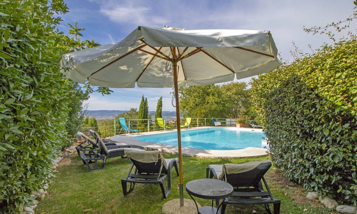 Poderi Villa | Cosy apartment in villa with hot tub, WIFI, private pool, TV, patio, pets allowed and panoramic .