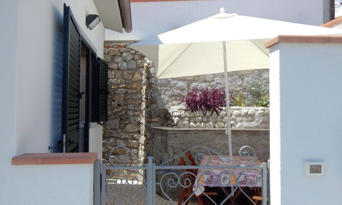 Marina di Campo House | Detached house with private garden in private and convenient location