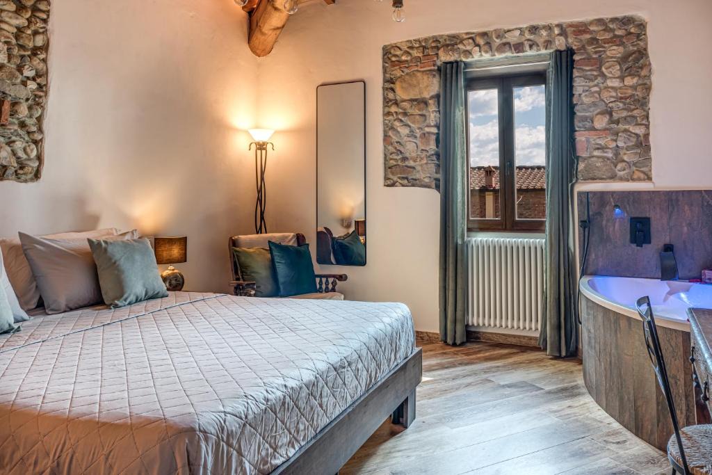 Sant'Andrea in Percussina Apartment | Elegant Tuscany Retreat,Spa Bath Near Florence